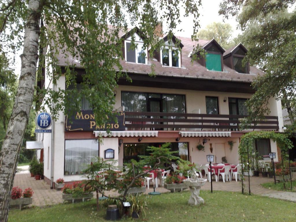Monika Panzio Hotel Tata Esterno foto