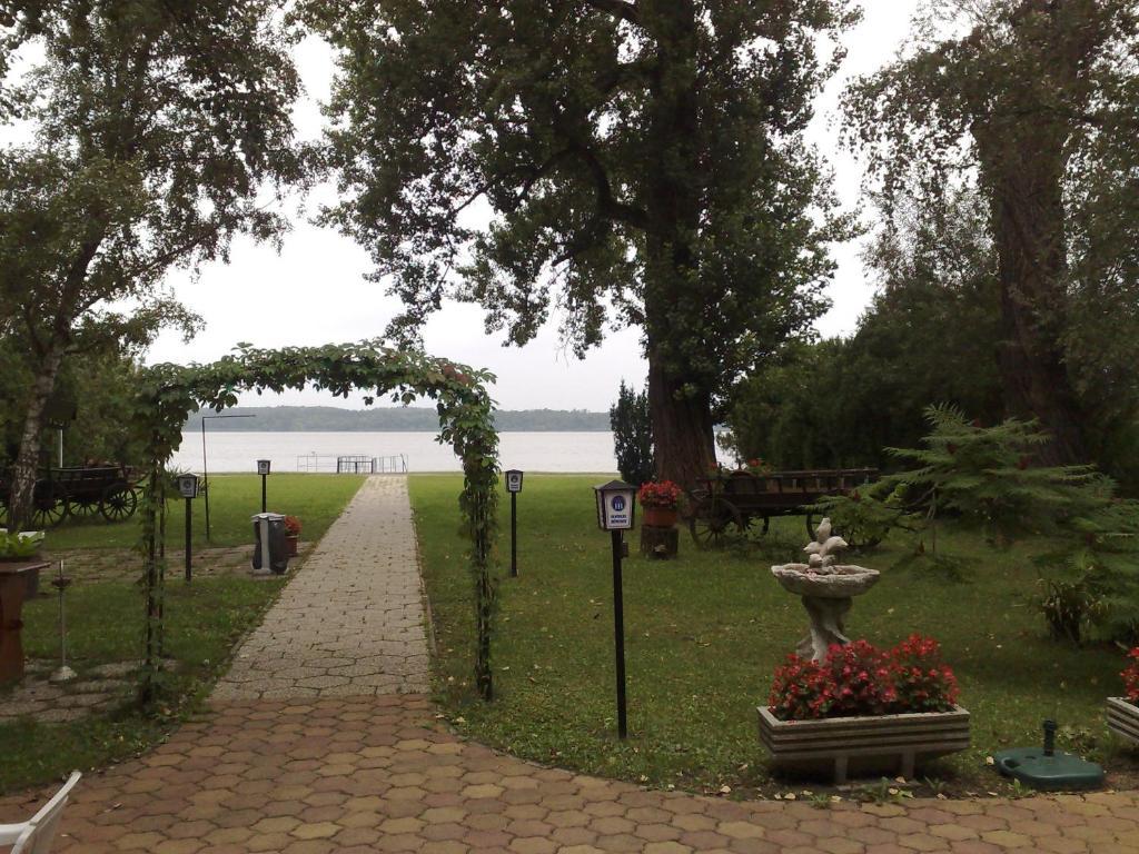 Monika Panzio Hotel Tata Camera foto