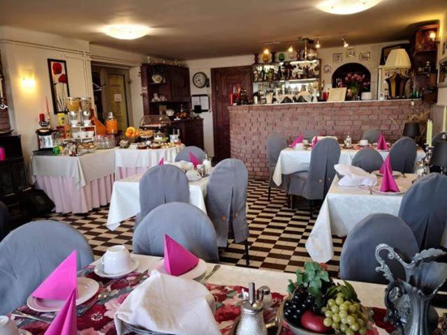 Monika Panzio Hotel Tata Esterno foto