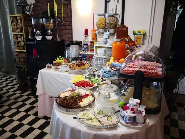 Monika Panzio Hotel Tata Esterno foto